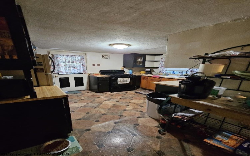 374 Limestone Road, Clarksburg, West Virginia 26301, 3 Bedrooms Bedrooms, 7 Rooms Rooms,1 BathroomBathrooms,Single Family Detached,For Sale,Limestone,10161528