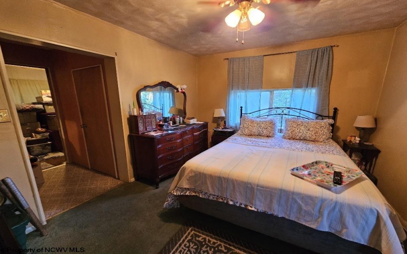 374 Limestone Road, Clarksburg, West Virginia 26301, 3 Bedrooms Bedrooms, 7 Rooms Rooms,1 BathroomBathrooms,Single Family Detached,For Sale,Limestone,10161528