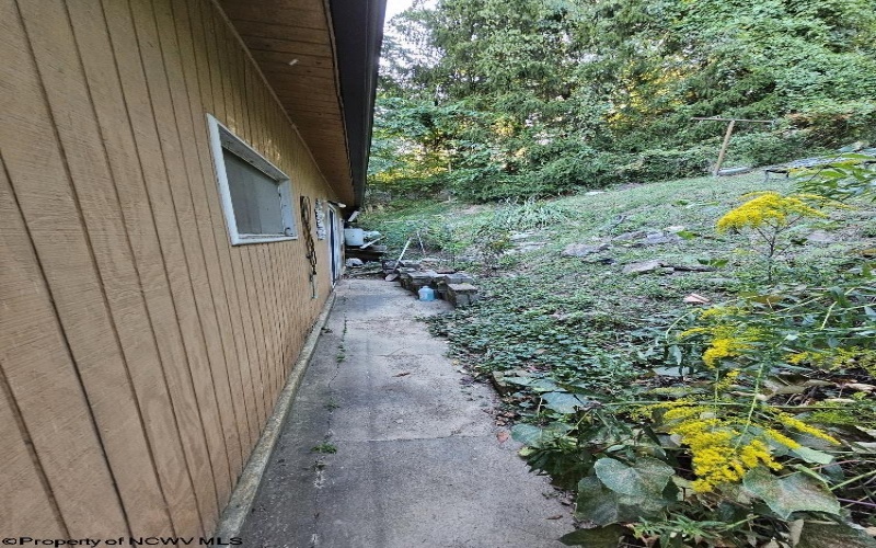 374 Limestone Road, Clarksburg, West Virginia 26301, 3 Bedrooms Bedrooms, 7 Rooms Rooms,1 BathroomBathrooms,Single Family Detached,For Sale,Limestone,10161528