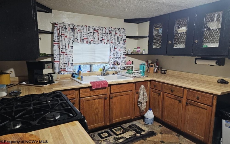 374 Limestone Road, Clarksburg, West Virginia 26301, 3 Bedrooms Bedrooms, 7 Rooms Rooms,1 BathroomBathrooms,Single Family Detached,For Sale,Limestone,10161528