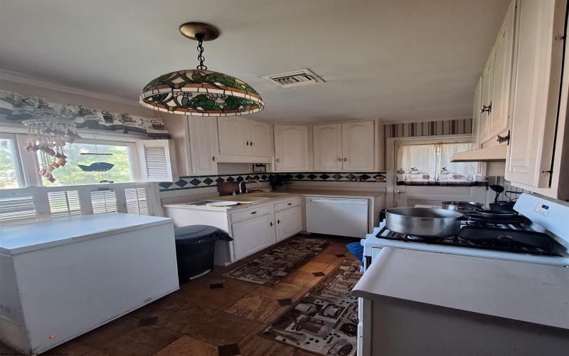 505 Third Street, Clarksburg, West Virginia 26301, 3 Bedrooms Bedrooms, 8 Rooms Rooms,1 BathroomBathrooms,Single Family Detached,For Sale,Third,10161534