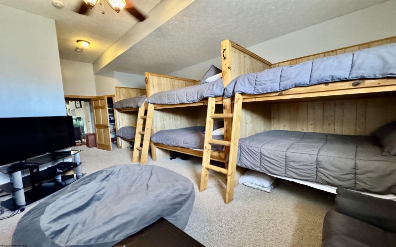 850 Lakeview Drive, Horner, West Virginia 26372, 5 Bedrooms Bedrooms, 12 Rooms Rooms,4 BathroomsBathrooms,Single Family Detached,For Sale,Lakeview,10161529