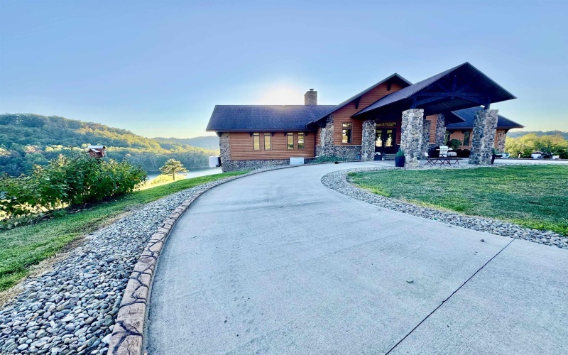 850 Lakeview Drive, Horner, West Virginia 26372, 5 Bedrooms Bedrooms, 12 Rooms Rooms,4 BathroomsBathrooms,Single Family Detached,For Sale,Lakeview,10161529