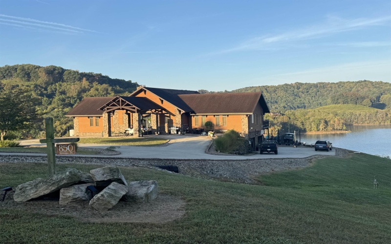 850 Lakeview Drive, Horner, West Virginia 26372, 5 Bedrooms Bedrooms, 12 Rooms Rooms,4 BathroomsBathrooms,Single Family Detached,For Sale,Lakeview,10161529