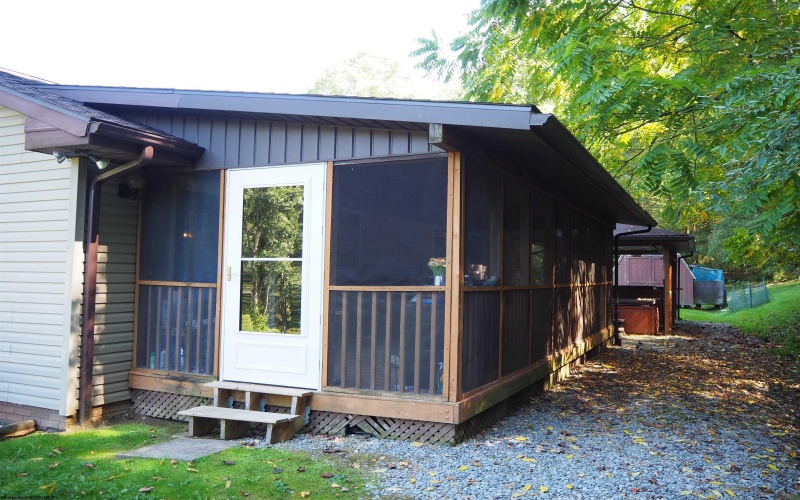 2458 Halls Run Road, Bristol, West Virginia 26426, 3 Bedrooms Bedrooms, 6 Rooms Rooms,2 BathroomsBathrooms,Single Family Detached,For Sale,Halls Run,10161533