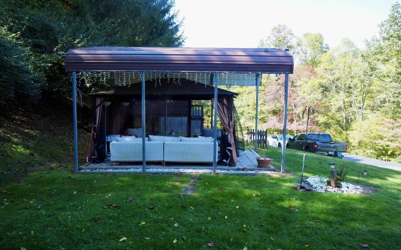 2458 Halls Run Road, Bristol, West Virginia 26426, 3 Bedrooms Bedrooms, 6 Rooms Rooms,2 BathroomsBathrooms,Single Family Detached,For Sale,Halls Run,10161533