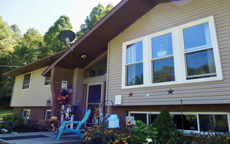 2458 Halls Run Road, Bristol, West Virginia 26426, 3 Bedrooms Bedrooms, 6 Rooms Rooms,2 BathroomsBathrooms,Single Family Detached,For Sale,Halls Run,10161533
