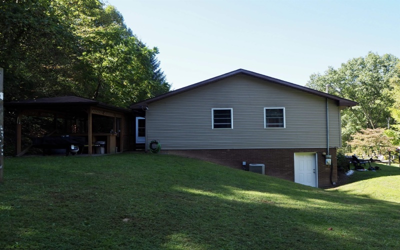 2458 Halls Run Road, Bristol, West Virginia 26426, 3 Bedrooms Bedrooms, 6 Rooms Rooms,2 BathroomsBathrooms,Single Family Detached,For Sale,Halls Run,10161533