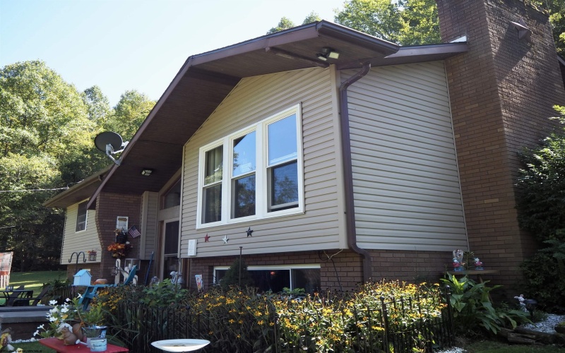 2458 Halls Run Road, Bristol, West Virginia 26426, 3 Bedrooms Bedrooms, 6 Rooms Rooms,2 BathroomsBathrooms,Single Family Detached,For Sale,Halls Run,10161533