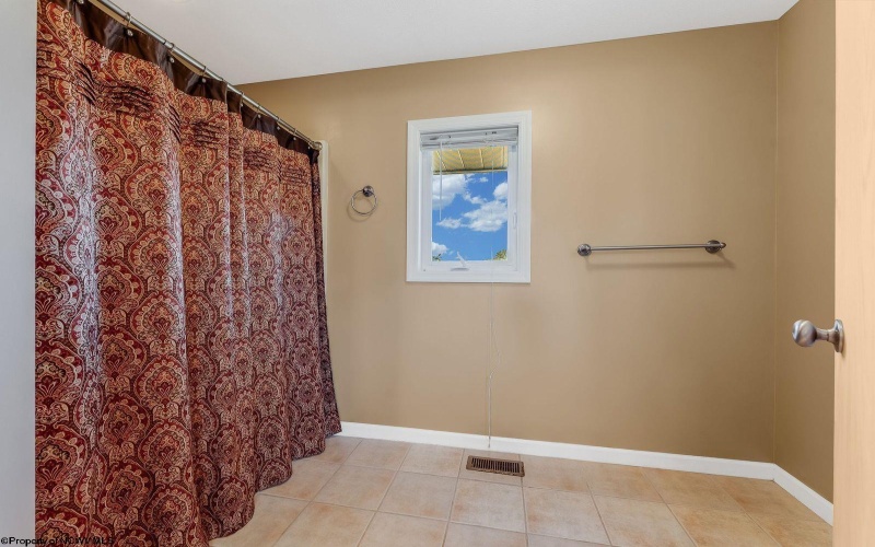 1402 Arcadia Drive, Fairmont, West Virginia 26554, 3 Bedrooms Bedrooms, 7 Rooms Rooms,3 BathroomsBathrooms,Single Family Detached,For Sale,Arcadia,10161536