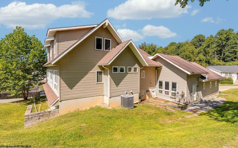 1402 Arcadia Drive, Fairmont, West Virginia 26554, 3 Bedrooms Bedrooms, 7 Rooms Rooms,3 BathroomsBathrooms,Single Family Detached,For Sale,Arcadia,10161536