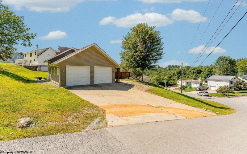 1402 Arcadia Drive, Fairmont, West Virginia 26554, 3 Bedrooms Bedrooms, 7 Rooms Rooms,3 BathroomsBathrooms,Single Family Detached,For Sale,Arcadia,10161536