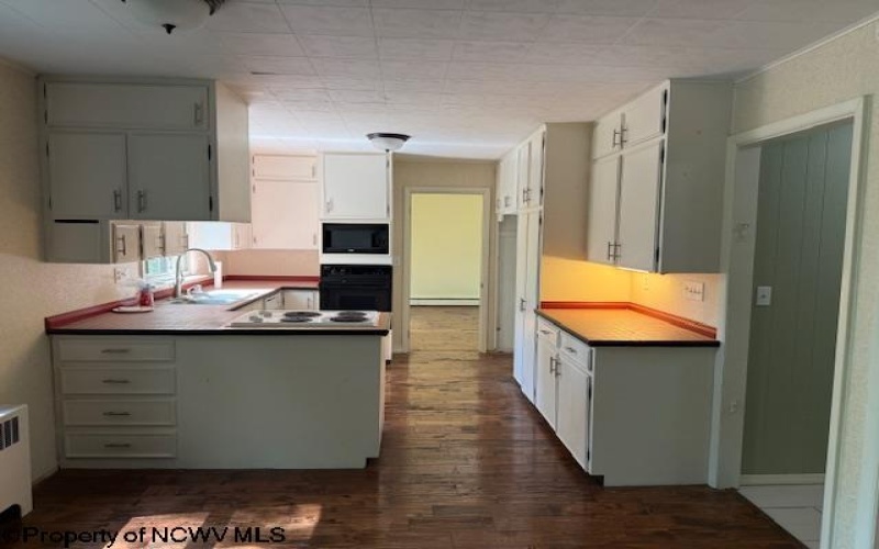 242 Bearhunter Estates, Elkins, West Virginia 26241, 4 Bedrooms Bedrooms, 11 Rooms Rooms,2 BathroomsBathrooms,Single Family Detached,For Sale,Bearhunter,10161557
