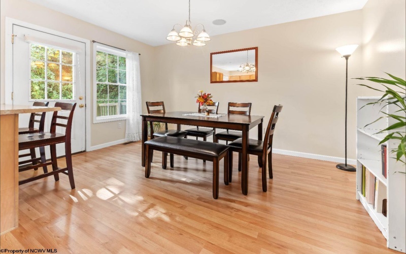 1422 Northwest Drive, Morgantown, West Virginia 26505, 3 Bedrooms Bedrooms, 6 Rooms Rooms,3 BathroomsBathrooms,Single Family Attached,For Sale,Northwest,10161552