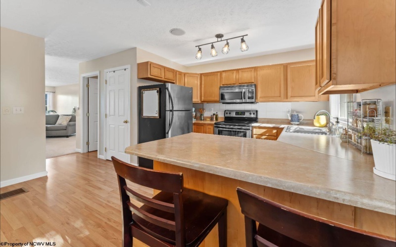1422 Northwest Drive, Morgantown, West Virginia 26505, 3 Bedrooms Bedrooms, 6 Rooms Rooms,3 BathroomsBathrooms,Single Family Attached,For Sale,Northwest,10161552