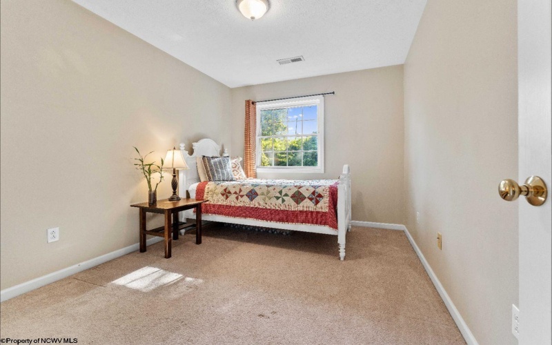 1422 Northwest Drive, Morgantown, West Virginia 26505, 3 Bedrooms Bedrooms, 6 Rooms Rooms,3 BathroomsBathrooms,Single Family Attached,For Sale,Northwest,10161552