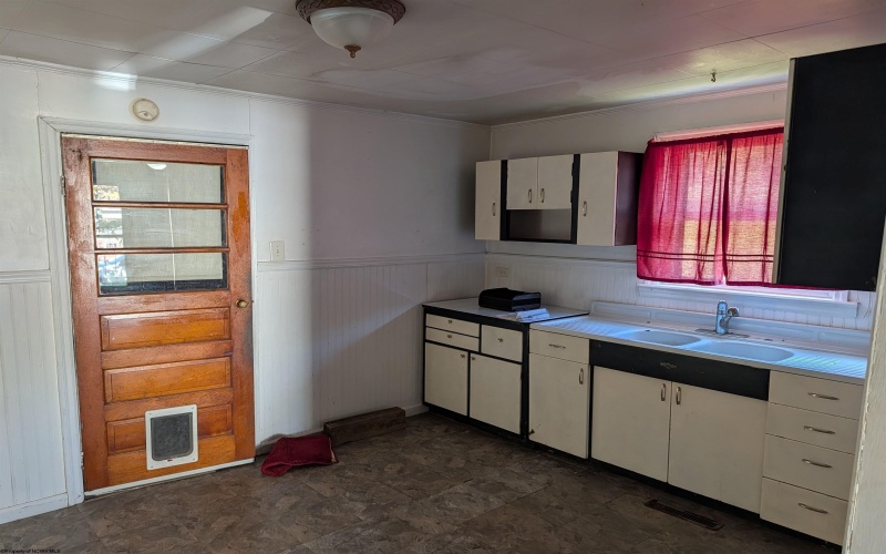 51 Kennedy Street, Hepzibah, West Virginia 26404, ,Multi-unit/income,For Sale,Kennedy,10161539