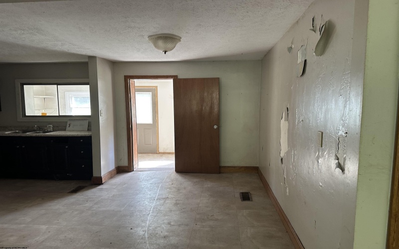 152 Point Pleasant Church Loop Road, Philippi, West Virginia 26416, 3 Bedrooms Bedrooms, 6 Rooms Rooms,1 BathroomBathrooms,Single Family Detached,For Sale,Point Pleasant Church Loop,10161543