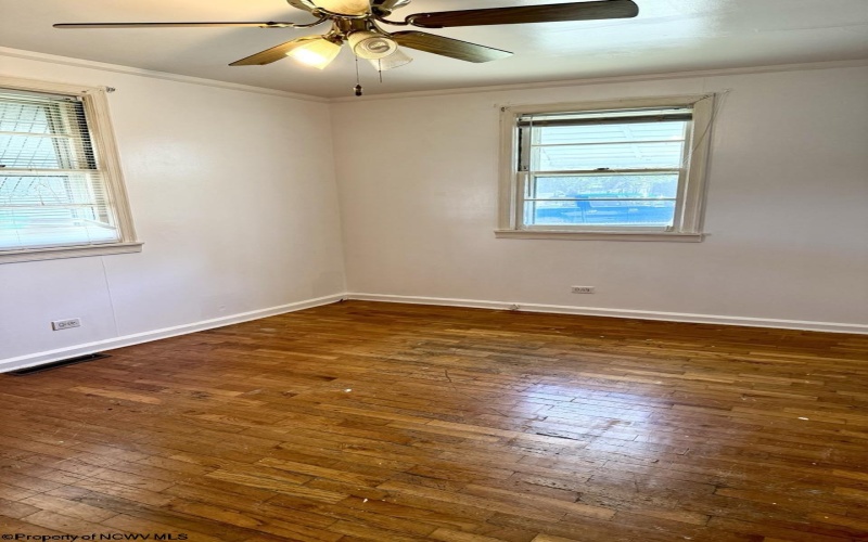 1523 16th Street, Clarksburg, West Virginia 26301, 2 Bedrooms Bedrooms, 6 Rooms Rooms,1 BathroomBathrooms,Single Family Detached,For Sale,16th,10161547