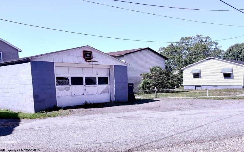1523 16th Street, Clarksburg, West Virginia 26301, 2 Bedrooms Bedrooms, 6 Rooms Rooms,1 BathroomBathrooms,Single Family Detached,For Sale,16th,10161547