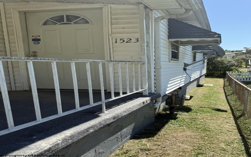 1523 16th Street, Clarksburg, West Virginia 26301, 2 Bedrooms Bedrooms, 6 Rooms Rooms,1 BathroomBathrooms,Single Family Detached,For Sale,16th,10161547