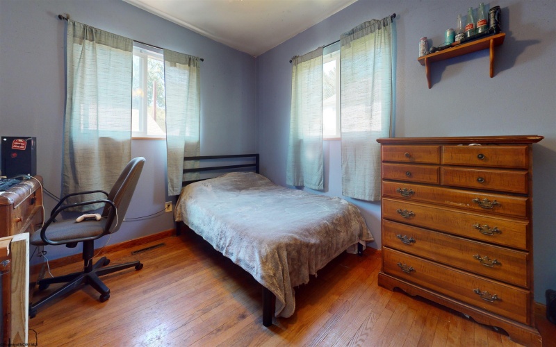 507 Pyles Avenue, Mannington, West Virginia 26582, 3 Bedrooms Bedrooms, 6 Rooms Rooms,1 BathroomBathrooms,Single Family Detached,For Sale,Pyles,10161541