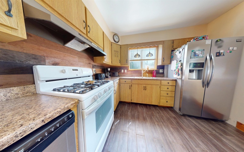507 Pyles Avenue, Mannington, West Virginia 26582, 3 Bedrooms Bedrooms, 6 Rooms Rooms,1 BathroomBathrooms,Single Family Detached,For Sale,Pyles,10161541