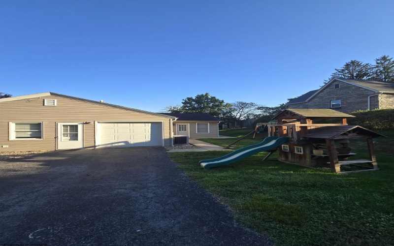 106 Warren Road, Fairmont, West Virginia 26554, 3 Bedrooms Bedrooms, 8 Rooms Rooms,1 BathroomBathrooms,Single Family Detached,For Sale,Warren,10161546