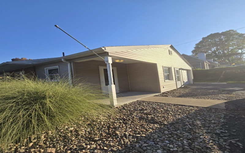 106 Warren Road, Fairmont, West Virginia 26554, 3 Bedrooms Bedrooms, 8 Rooms Rooms,1 BathroomBathrooms,Single Family Detached,For Sale,Warren,10161546
