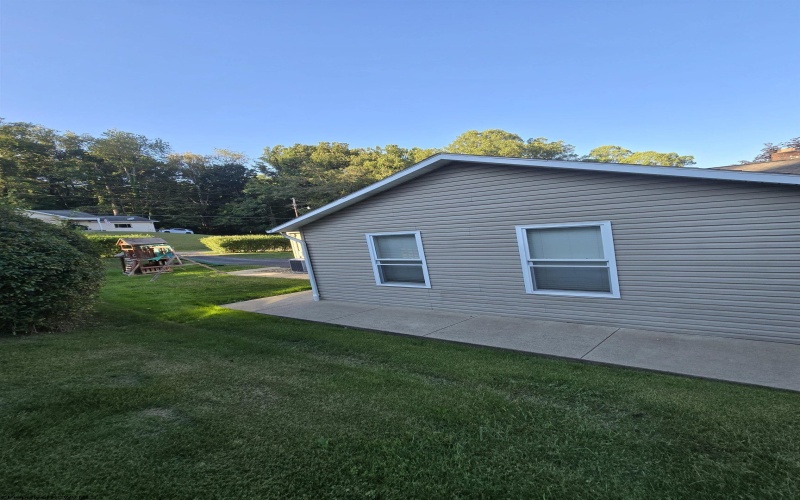106 Warren Road, Fairmont, West Virginia 26554, 3 Bedrooms Bedrooms, 8 Rooms Rooms,1 BathroomBathrooms,Single Family Detached,For Sale,Warren,10161546