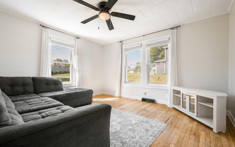 235 Monongahela Avenue, Morgantown, West Virginia 26501, 3 Bedrooms Bedrooms, 6 Rooms Rooms,1 BathroomBathrooms,Single Family Detached,For Sale,Monongahela,10161554