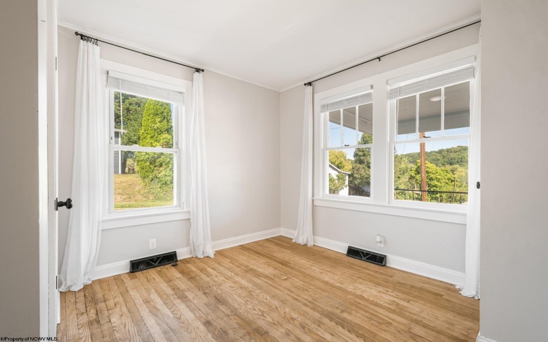 235 Monongahela Avenue, Morgantown, West Virginia 26501, 3 Bedrooms Bedrooms, 6 Rooms Rooms,1 BathroomBathrooms,Single Family Detached,For Sale,Monongahela,10161554