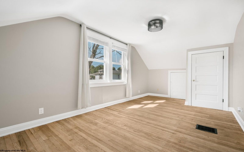 235 Monongahela Avenue, Morgantown, West Virginia 26501, 3 Bedrooms Bedrooms, 6 Rooms Rooms,1 BathroomBathrooms,Single Family Detached,For Sale,Monongahela,10161554