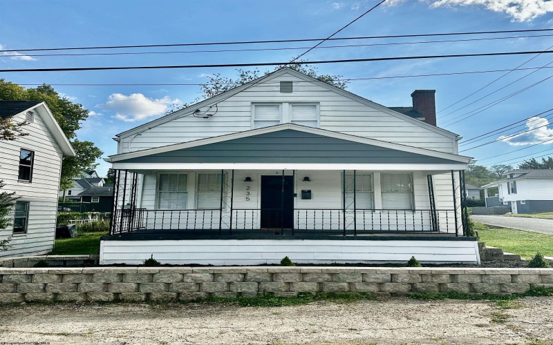 235 Monongahela Avenue, Morgantown, West Virginia 26501, 3 Bedrooms Bedrooms, 6 Rooms Rooms,1 BathroomBathrooms,Single Family Detached,For Sale,Monongahela,10161554