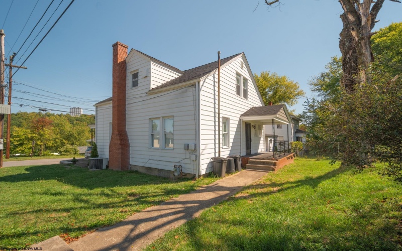 235 Monongahela Avenue, Morgantown, West Virginia 26501, 3 Bedrooms Bedrooms, 6 Rooms Rooms,1 BathroomBathrooms,Single Family Detached,For Sale,Monongahela,10161554