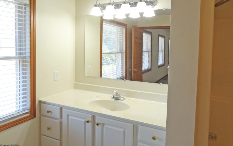 113 Cadet Court, Morgantown, West Virginia 26508, 3 Bedrooms Bedrooms, 9 Rooms Rooms,3 BathroomsBathrooms,Single Family Attached,For Sale,Cadet,10161559