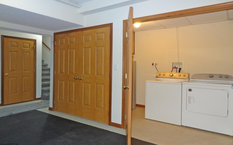 113 Cadet Court, Morgantown, West Virginia 26508, 3 Bedrooms Bedrooms, 9 Rooms Rooms,3 BathroomsBathrooms,Single Family Attached,For Sale,Cadet,10161559