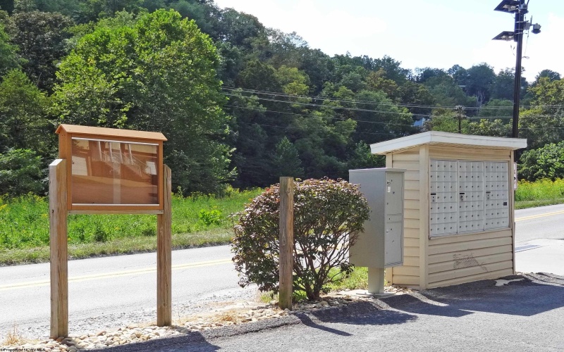 113 Cadet Court, Morgantown, West Virginia 26508, 3 Bedrooms Bedrooms, 9 Rooms Rooms,3 BathroomsBathrooms,Single Family Attached,For Sale,Cadet,10161559