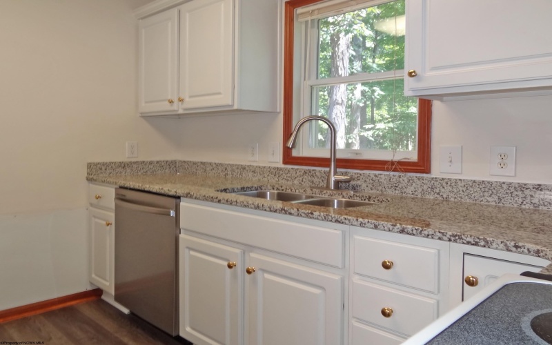 113 Cadet Court, Morgantown, West Virginia 26508, 3 Bedrooms Bedrooms, 9 Rooms Rooms,3 BathroomsBathrooms,Single Family Attached,For Sale,Cadet,10161559