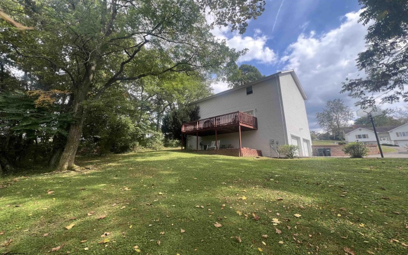 2306 Magnolia Drive, Fairmont, West Virginia 26554, 4 Bedrooms Bedrooms, 9 Rooms Rooms,2 BathroomsBathrooms,Single Family Detached,For Sale,Magnolia,10161563