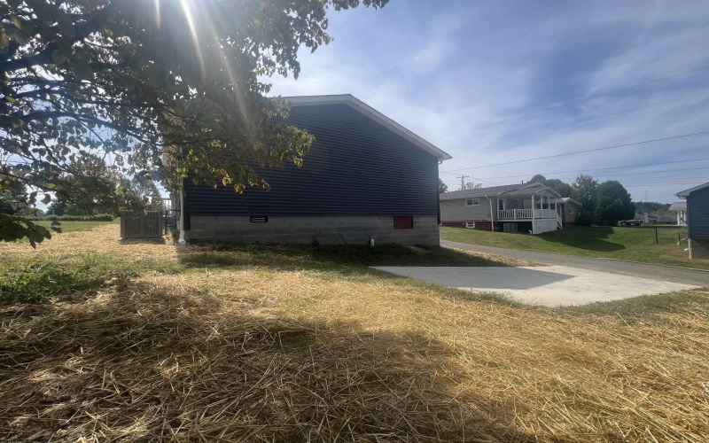 1603 Big Tree Drive, Fairmont, West Virginia 26554, 3 Bedrooms Bedrooms, 7 Rooms Rooms,2 BathroomsBathrooms,Single Family Detached,For Sale,Big Tree,10161560