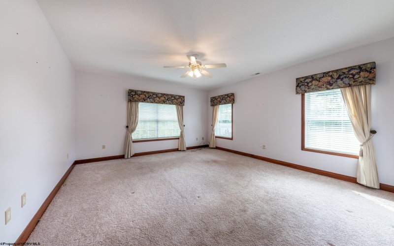 262 Deerfield Circle, Kingwood, West Virginia 26537, 4 Bedrooms Bedrooms, 8 Rooms Rooms,3 BathroomsBathrooms,Single Family Detached,For Sale,Deerfield,10161575