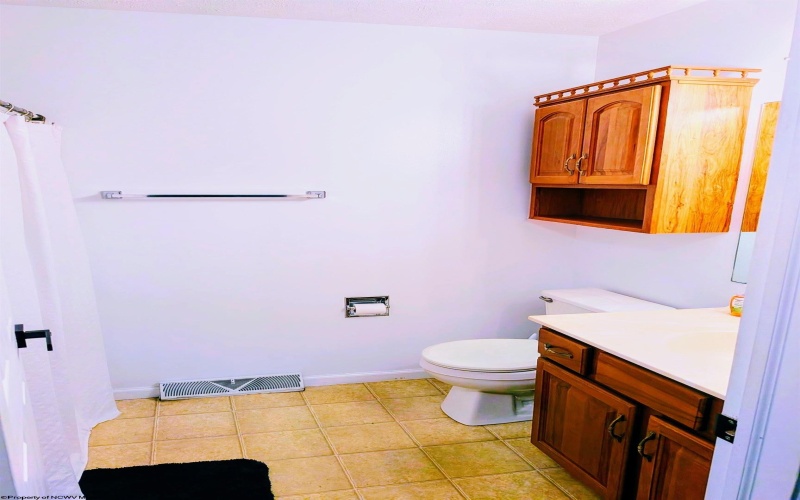211 Tunnel Hollow Road, Fairmont, West Virginia 26554, 3 Bedrooms Bedrooms, 7 Rooms Rooms,2 BathroomsBathrooms,Single Family Detached,For Sale,Tunnel Hollow,10161569