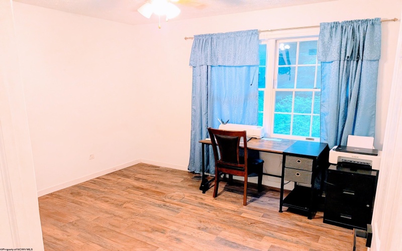 211 Tunnel Hollow Road, Fairmont, West Virginia 26554, 3 Bedrooms Bedrooms, 7 Rooms Rooms,2 BathroomsBathrooms,Single Family Detached,For Sale,Tunnel Hollow,10161569