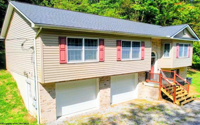211 Tunnel Hollow Road, Fairmont, West Virginia 26554, 3 Bedrooms Bedrooms, 7 Rooms Rooms,2 BathroomsBathrooms,Single Family Detached,For Sale,Tunnel Hollow,10161569