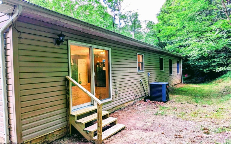 211 Tunnel Hollow Road, Fairmont, West Virginia 26554, 3 Bedrooms Bedrooms, 7 Rooms Rooms,2 BathroomsBathrooms,Single Family Detached,For Sale,Tunnel Hollow,10161569