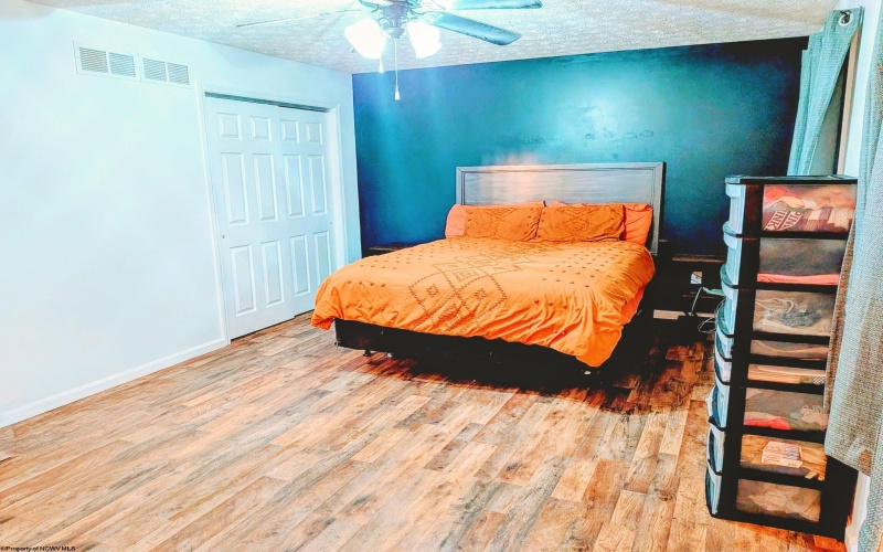 211 Tunnel Hollow Road, Fairmont, West Virginia 26554, 3 Bedrooms Bedrooms, 7 Rooms Rooms,2 BathroomsBathrooms,Single Family Detached,For Sale,Tunnel Hollow,10161569