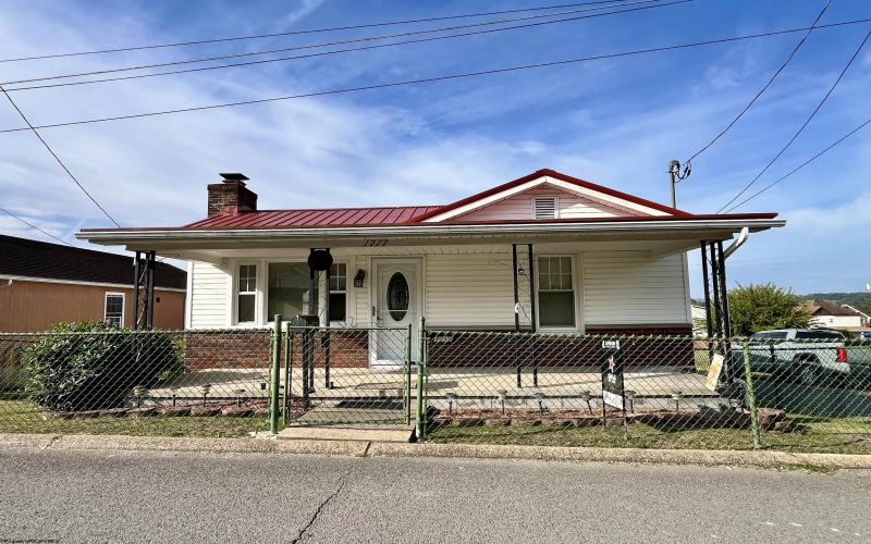 1717 Gould Avenue, Clarksburg, West Virginia 26301, 2 Bedrooms Bedrooms, 4 Rooms Rooms,1 BathroomBathrooms,Single Family Detached,For Sale,Gould,10161568
