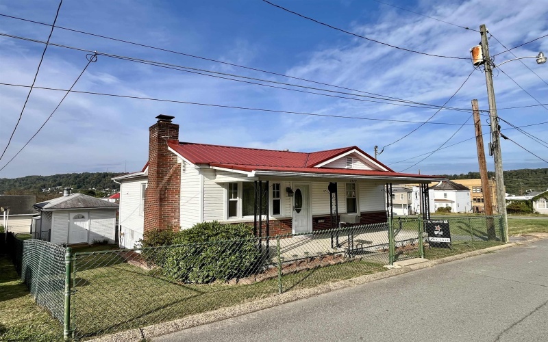 1717 Gould Avenue, Clarksburg, West Virginia 26301, 2 Bedrooms Bedrooms, 4 Rooms Rooms,1 BathroomBathrooms,Single Family Detached,For Sale,Gould,10161568