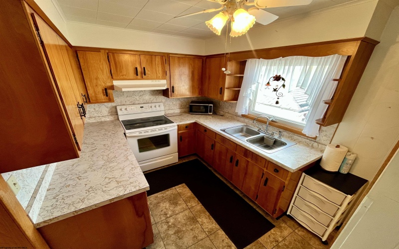 1717 Gould Avenue, Clarksburg, West Virginia 26301, 2 Bedrooms Bedrooms, 4 Rooms Rooms,1 BathroomBathrooms,Single Family Detached,For Sale,Gould,10161568